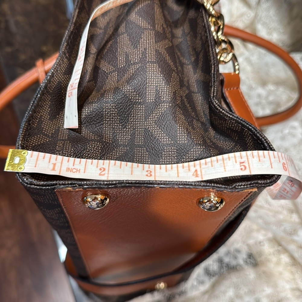 Michael Michael Kors large Hamilton Brown Signature Tote Bag EUC - Picture 14 of 15